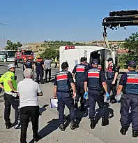 Kayseri'de devrilen yolcu otobüsünde 1 kişi hayatını kaybetti 24 kişi yaralandı