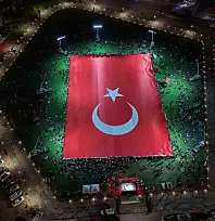 Dünyanın en büyük Türk Bayrağı Kayseri'de açıldı