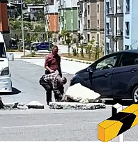 Kayseri'de evler teslim edildi ama yollar kapalı… Vatandaş isyan ediyor!