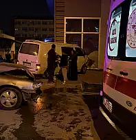 Kayseri'de minibüs dükkana daldı