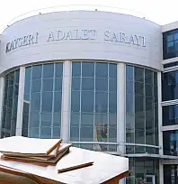 Kayseri'de okul sıraları makam odalarına taşınıyor!