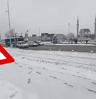 Kayseri'de tipi nedeniyle bir yol ulaşıma kapandı!