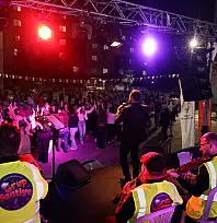 Kayseri'de yurtta sürpriz gece! Öğrenciler kendilerini müziğe bıraktı