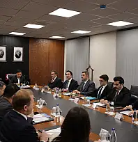 Kayseri Valiliği'nde üst düzey toplantı: Vali Çiçek, 16 ilçe Kaymakamı ile bir araya geldi!