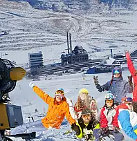 Kayseri'ye kar yağmasa da kayak var! Erciyes'te pistler hazır!