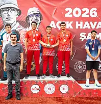 Kayserili gençler on ikiden vurdu: Türkiye başarısı gururlandırdı!