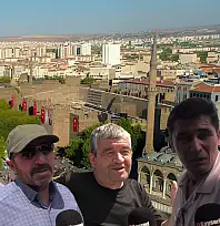 Kayserililere sorduk: Kayseri'nin en sevilen milletvekili Baki Ersoy oldu, siz ne düşünüyorsunuz?