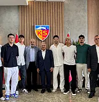 Kayserispor'da 6 futbolcu profesyonel oldu! İşte o isimler