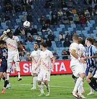 Kayserispor'un efsanesi futbolu bıraktı!