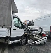 Kocasinan'da zincirleme kaza: 1'i ağır 3 yaralı