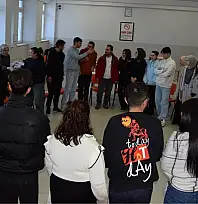 Konuşuyoruz ama anlaşamıyor muyuz? Tomarza MYO'da duvarlar yıkıldı!