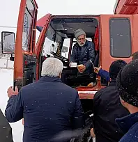 Pınarbaşı'nda yollar kapandı, vatandaşlar mahsur kaldı… Başkan Yağan böyle görüntülendi!