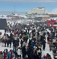 Sömestirin ilk gününde Erciyes'te yoğunluk!