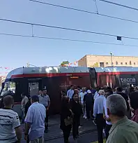Son Dakika! Kayseri Cumhuriyet Meydanı'nda kaza: Trafik kilitlendi!