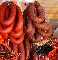 Sucuk baharatından tekstil boyası çıktı: Bakanlık 13 markayı ifşa etti!