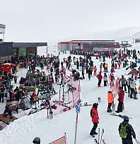 Teleferikte adım atacak yer kalmadı! İşte o görüntü…