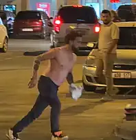 Tramvay durağında kemerli kovalamaca! 'Sana Kayseri'yi dar edeceğim' kavga anı kamerada