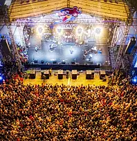 Türkiye'ye açılan Kayserili iş insanından festivale büyük destek