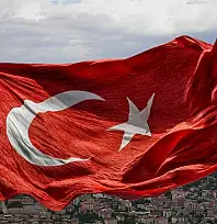 Yahyalı'da bayrağa uzanan ele konvoylu tepki!