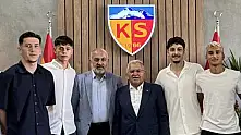 Başkan Büyükkılıç'ın da yakından takip ettiği imza töreninde 6 genç öne çıktı