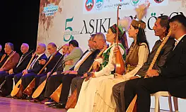 Türkiye ve Türk Dünyası'ndan aşıklar Kayseri'de aynı sahnede buluştu