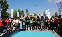 Kayseri'de 15 Temmuz mesajı parkurdan verildi! Yüzlerce kişi aynı anda koştu