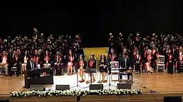 ERÜ'de gurur günü! Yüzlerce genç doktor mesleğe ilk adımını attı