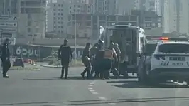 Hulusi Akar Bulvarı'nda aynı noktada bir kaza daha! Kurye hastaneye kaldırıldı!