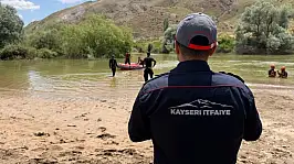 Kayseri'de çocuğunu kurtarmak isteyen baba Kızılırmak'ta kayboldu