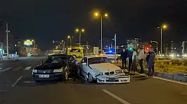 Kayseri'de iki araç birbirine girdi: Sürücülerden biri yaralandı