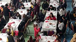 Özvatan'da unutulmaz program: Öğrenciler Cumhuriyet Sofrası'nda bir araya geldi!
