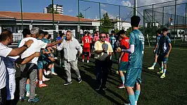 Kalespor, şampiyon takımı alkışladı