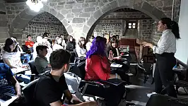 Melikgazi'de gençler ücretsiz dil pratiği yapacak