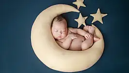 Uzmandan yeni doğan fotoğrafı uyarısı! Bu pozisyon bebeğe zarar verebilir