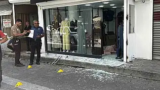 Adana'da bir iş yerine 9 el ateş edildi