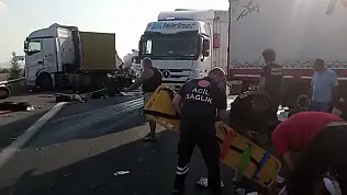 Adana'da tır kazası: 2 sürücü yaralandı