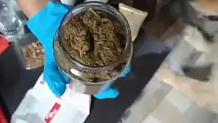 Yasaklı madde ticareti yapan 3 zanlı cezaevini boyladı!