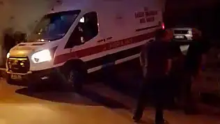 Evindeki akrebi yakalamak isterken hastanelik oldu