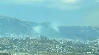 Kahramanmaraş'ta peş peşe yıldırım düştü: Ahır Dağı yanıyor