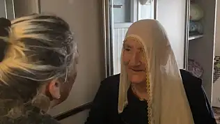Komşularının ulaşamadığı yaşlı kadın uyurken bulundu