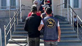 Niğde'de 8,5 ton gübreyi römorkla çaldılar: Yakalandılar