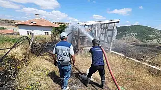 Ot yangınında 2 dönüm arazi heba oldu