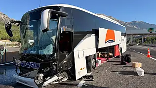 Pozantı'da yolcu otobüsü kaza yaptı: 5 yaralı!
