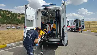 Sivas Kayseri yolunda trafik kazası: 1 kişi öldü 8 kişi yaralandı