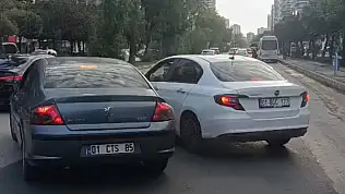 Trafikte yeni kavga dönemi: Tartışan iki sürücü, 180 bin liralık cezayı yememek için ne yaptı?