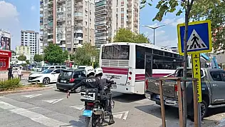 Yaya geçidinde yolcu minibüsünün çarptığı genç kız hayatını kaybetti