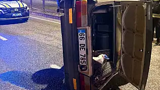 Otomobil yan yattı, 3 kişi yaralandı