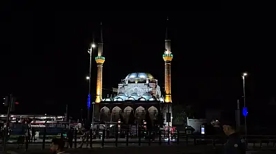 15 Temmuz şehitleri için camilerde sela okundu