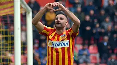 Deniz Türüç'ün yeni takımı belli oldu! 2,5 yıllık imza atıldı