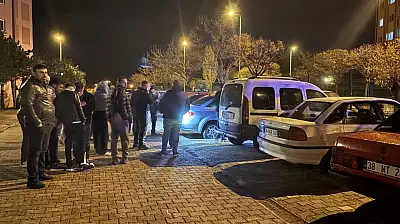 Kayseri'de park halindeki 5 otomobilin lastiğini kestiler!